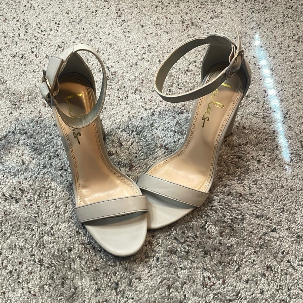 Lulus Kamali Grey Ankle Strap‎ Heels Woman’s Size 6.5